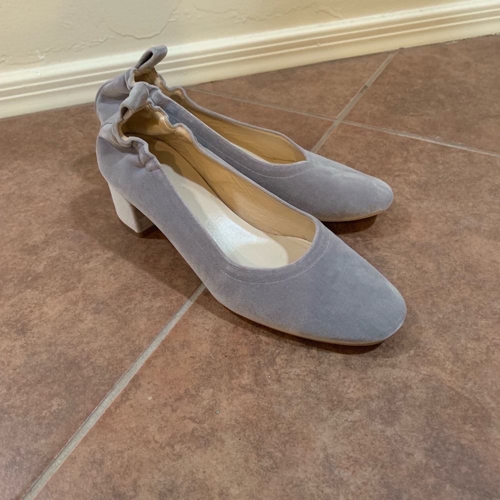Worn once! Everlane day heel